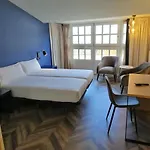 ホテル Alda Galeria Coruna 2*