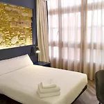 ホテル Alda Galeria Coruna