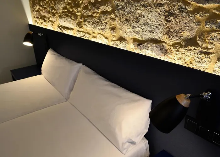 Alda Galeria Coruna Szálloda